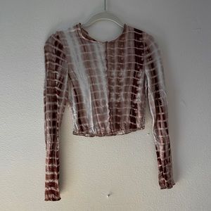 BROWN & WHITE PATTERNED MESH CROPPED LONG SLEEVE SIZE SMALL/XSMALL